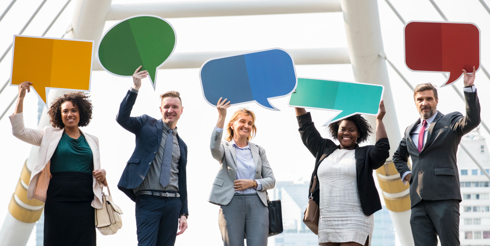 What Career Coaches and Communities Are Saying